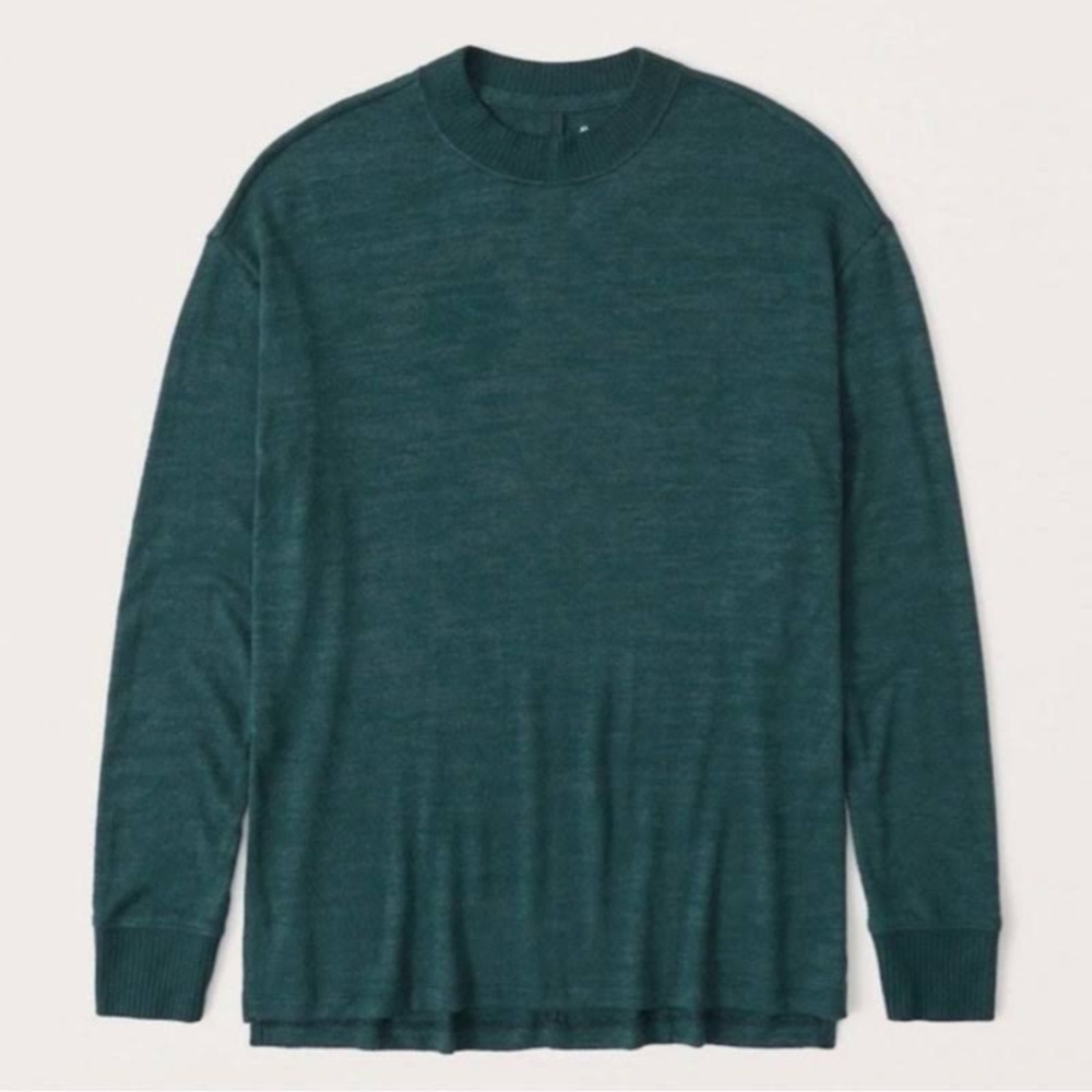 Abercrombie & Fitch • Cozy Oversized Boyfriend Crew Top